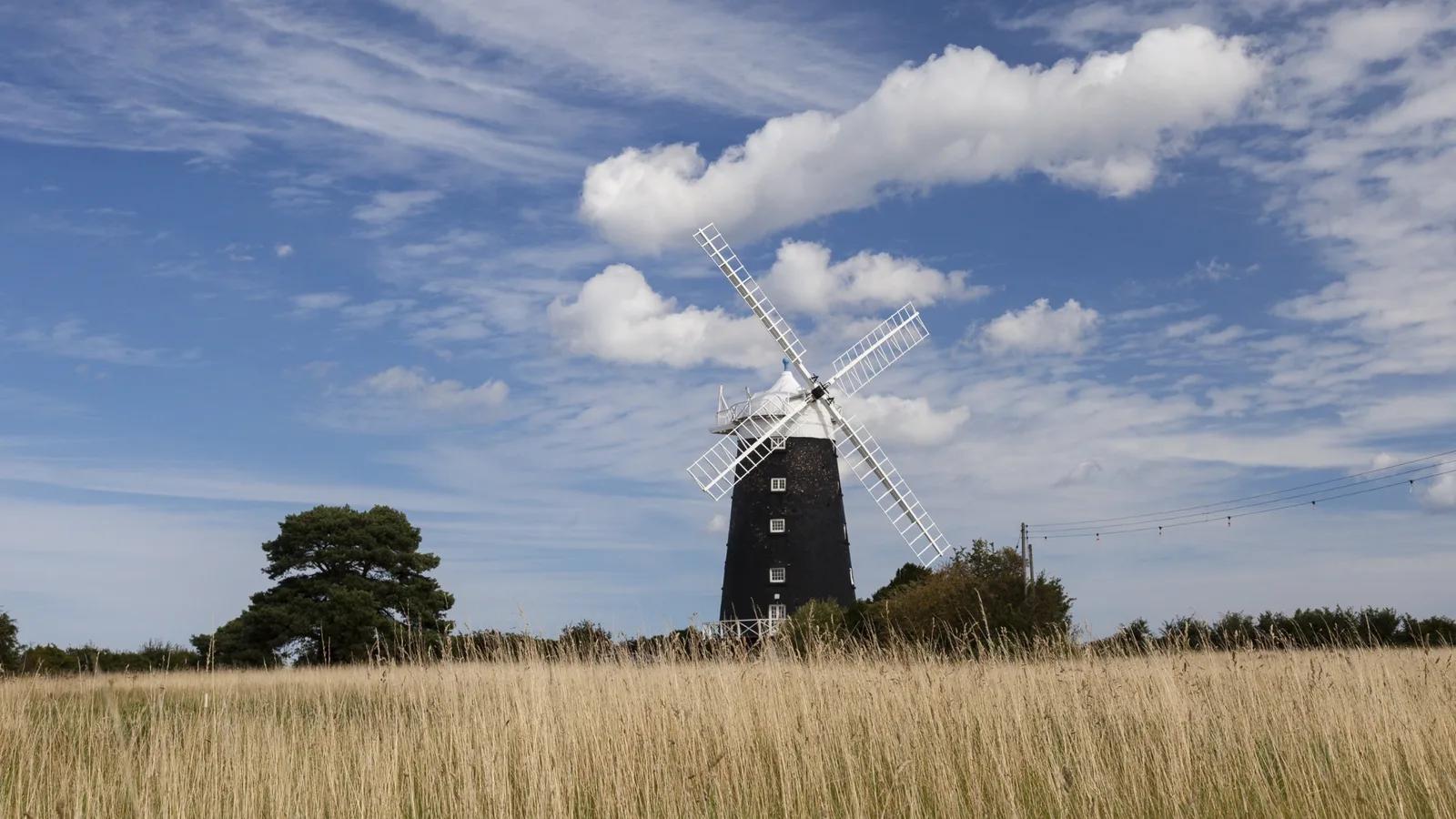 The tower windmill beside the route at Burnham Overy Staithe