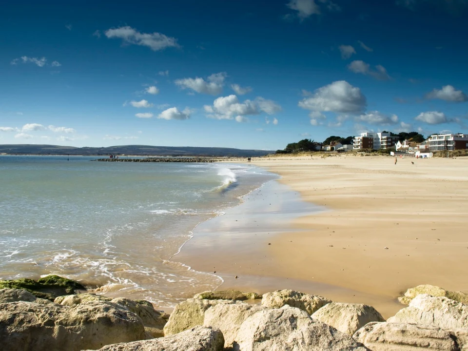 Sandbanks shoreline overview, not a marker of the western dog zone