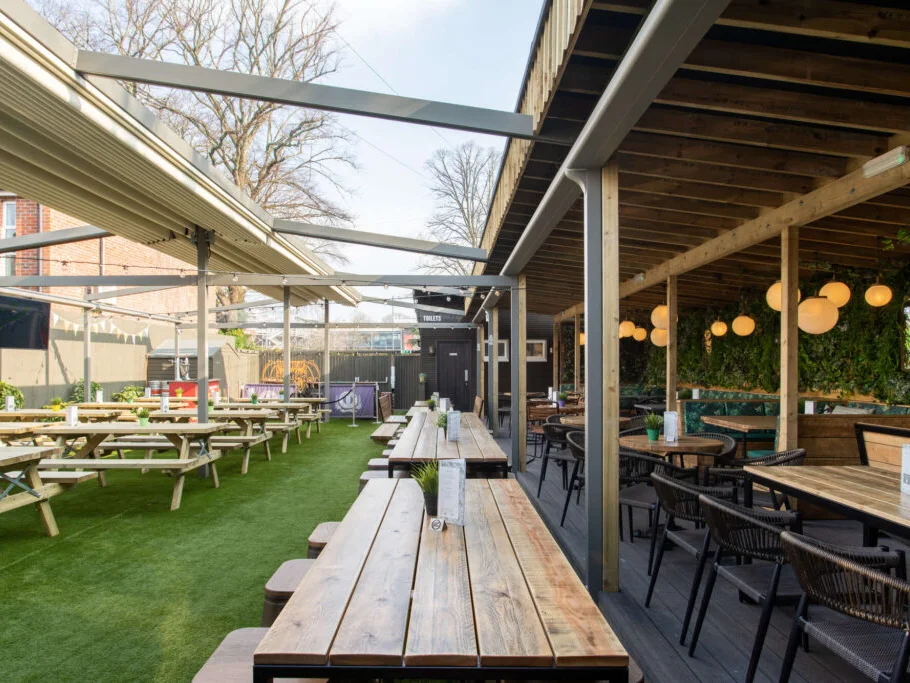 Covered garden tables at Pontcanna Inn